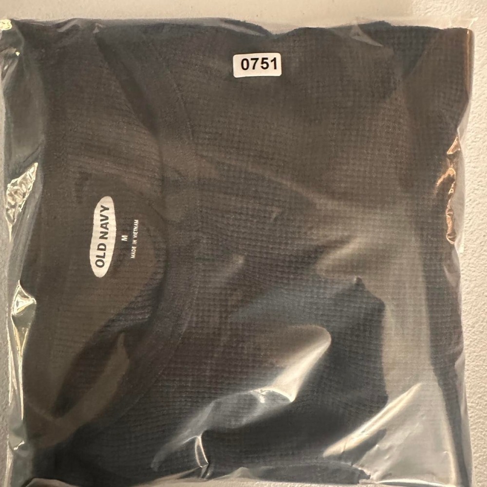 Old Navy long sleeve thermal size medium - Picture 6 of 6